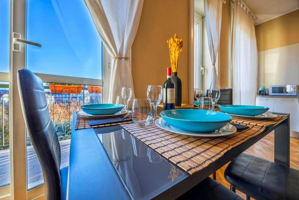 Sunny & Updated Flat With Panoramic City View 50M From M4 Stop Milan Luaran gambar
