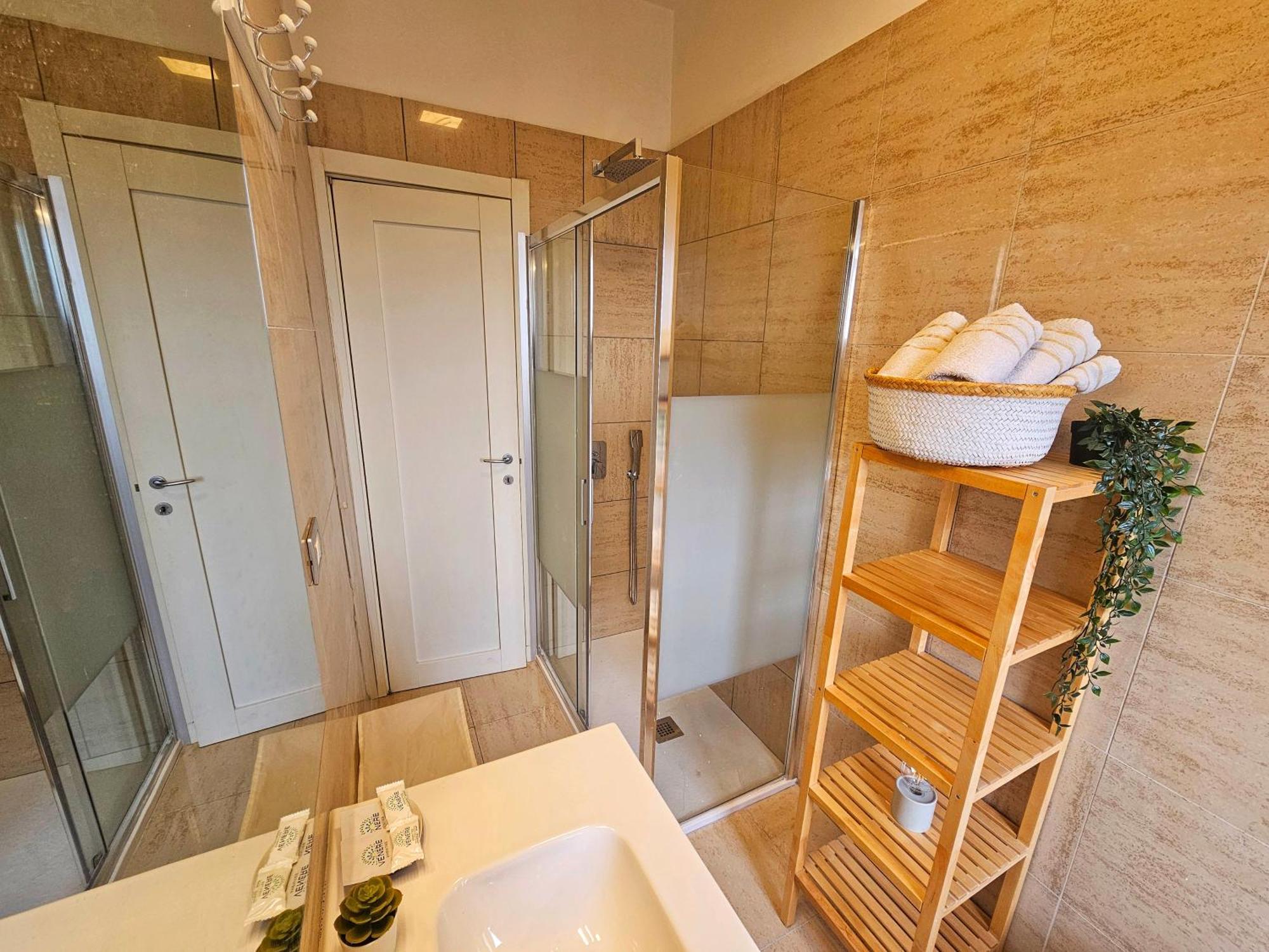 Sunny & Updated Flat With Panoramic City View 50M From M4 Stop Milan Luaran gambar